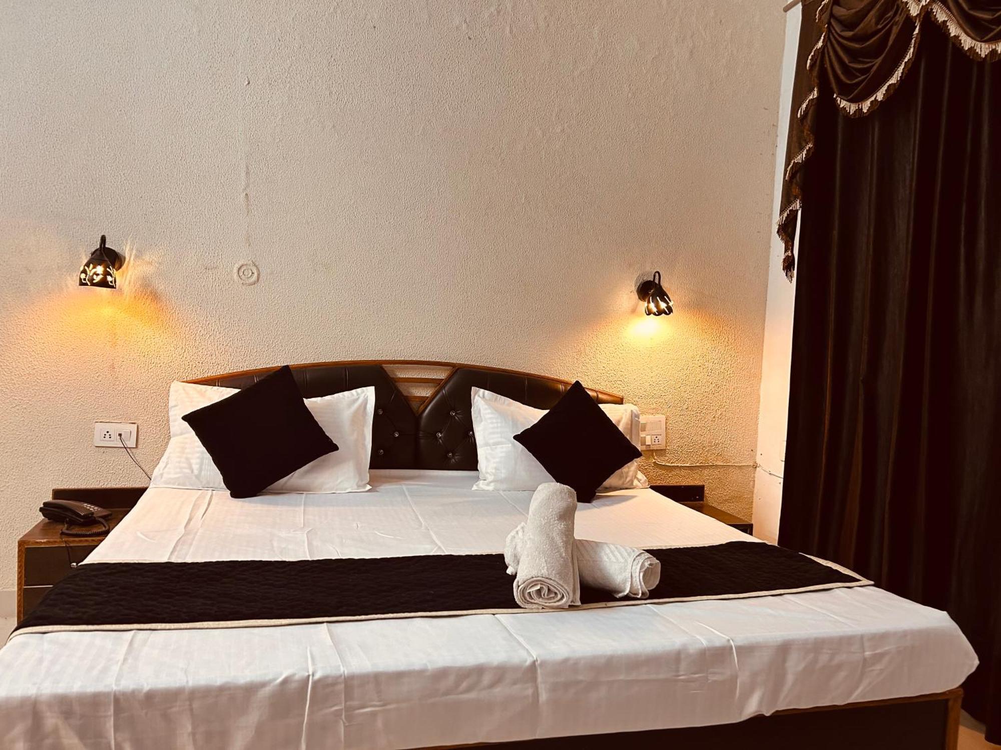 The For You Hotel & Restaurant Rishikesh Luaran gambar