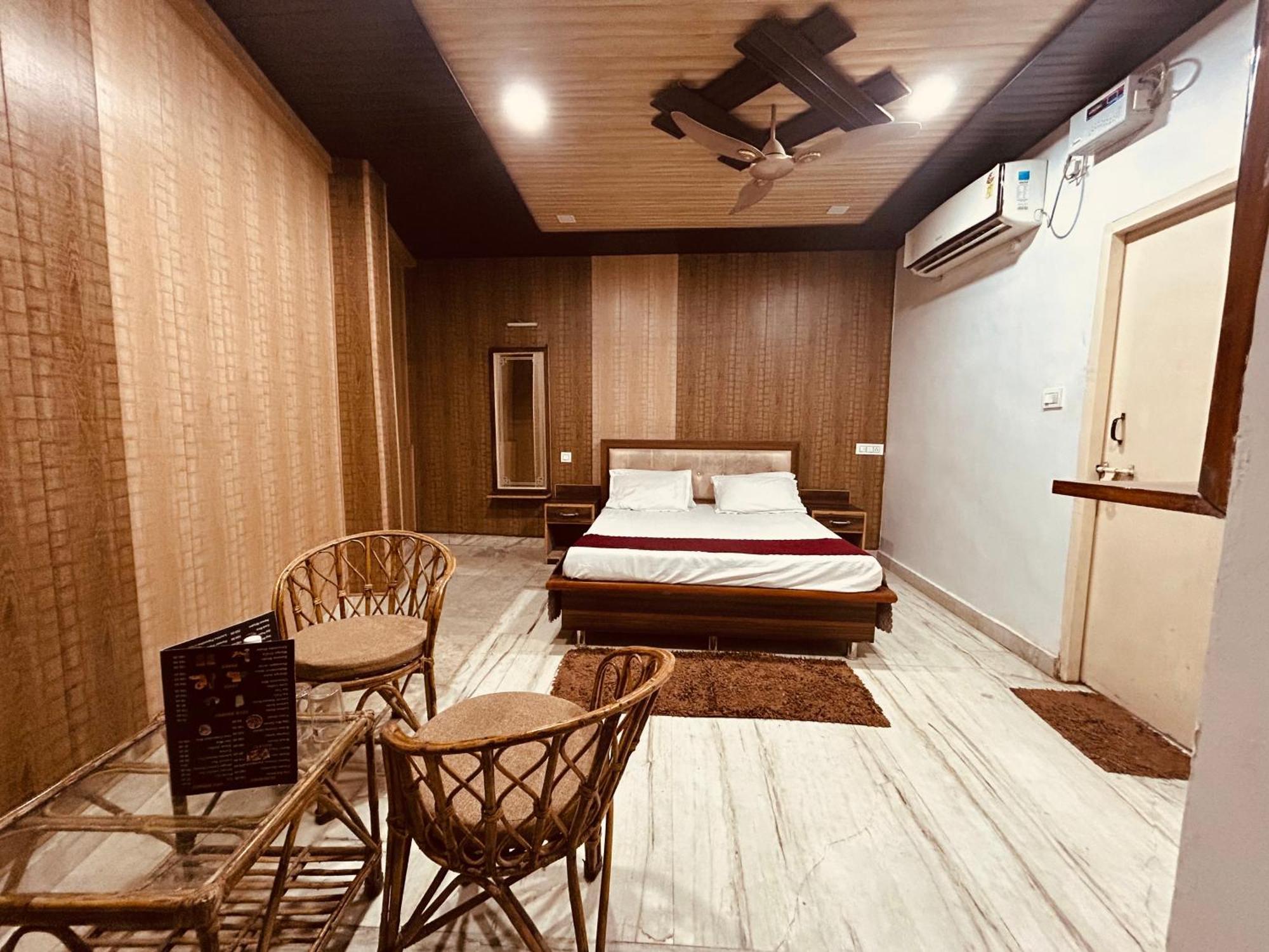 The For You Hotel & Restaurant Rishikesh Luaran gambar
