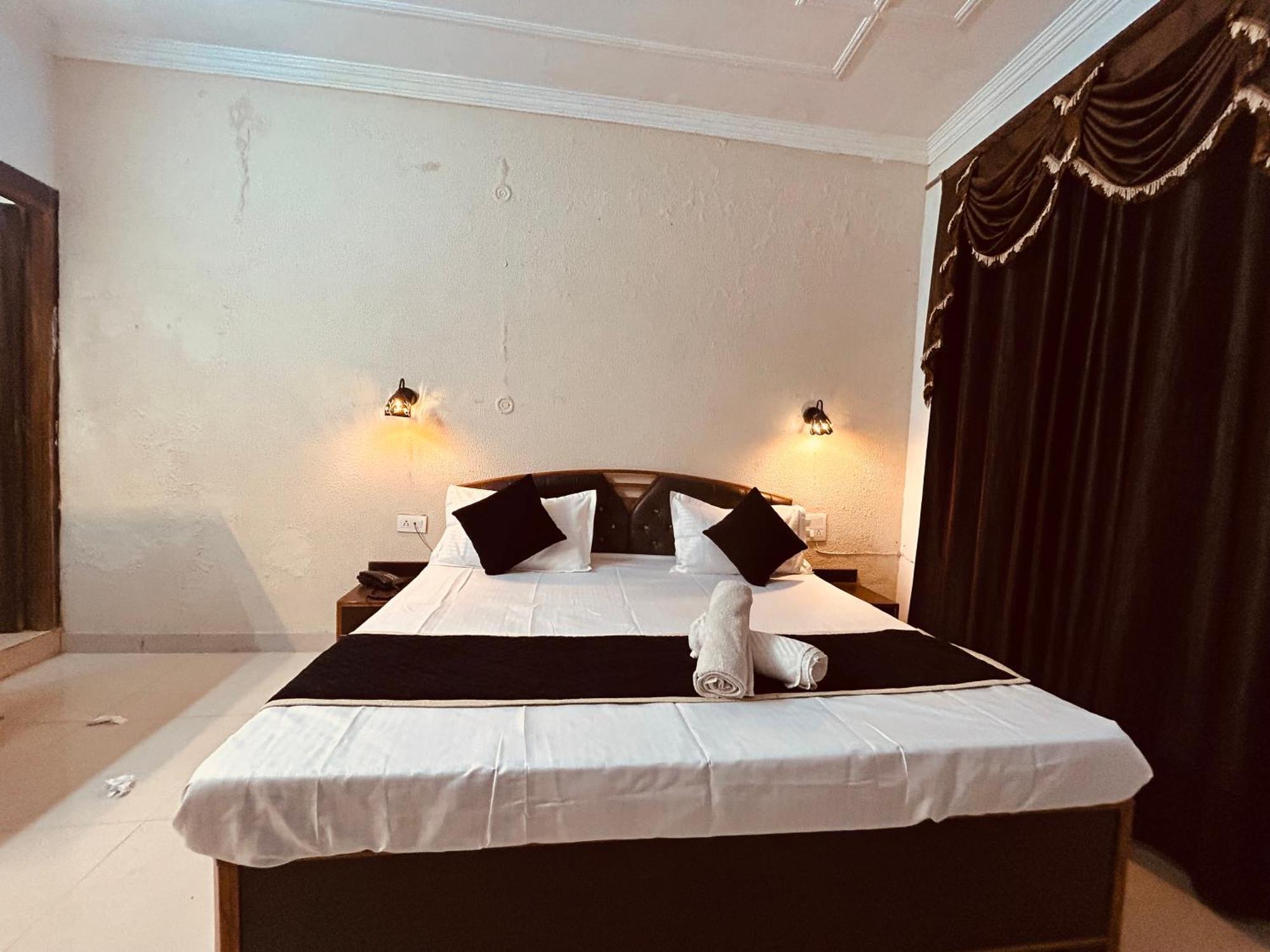The For You Hotel & Restaurant Rishikesh Luaran gambar