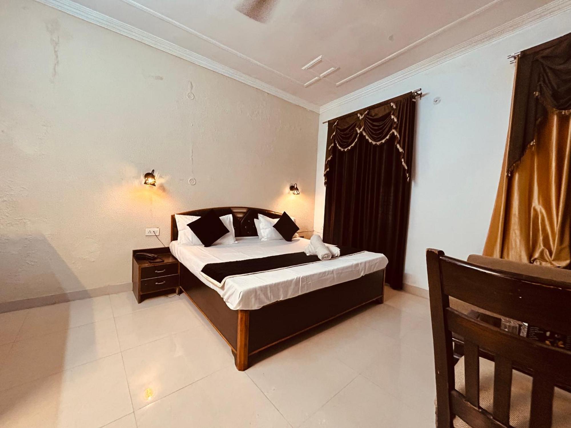 The For You Hotel & Restaurant Rishikesh Luaran gambar